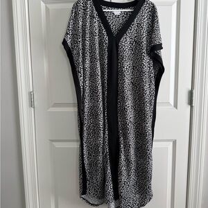 Elegant Black and White Patterned Women's Dress